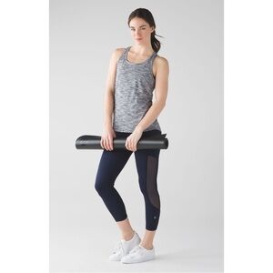 Lululemon Heathered Yogi Everyday Tank Size 8 in Space Dye White Black